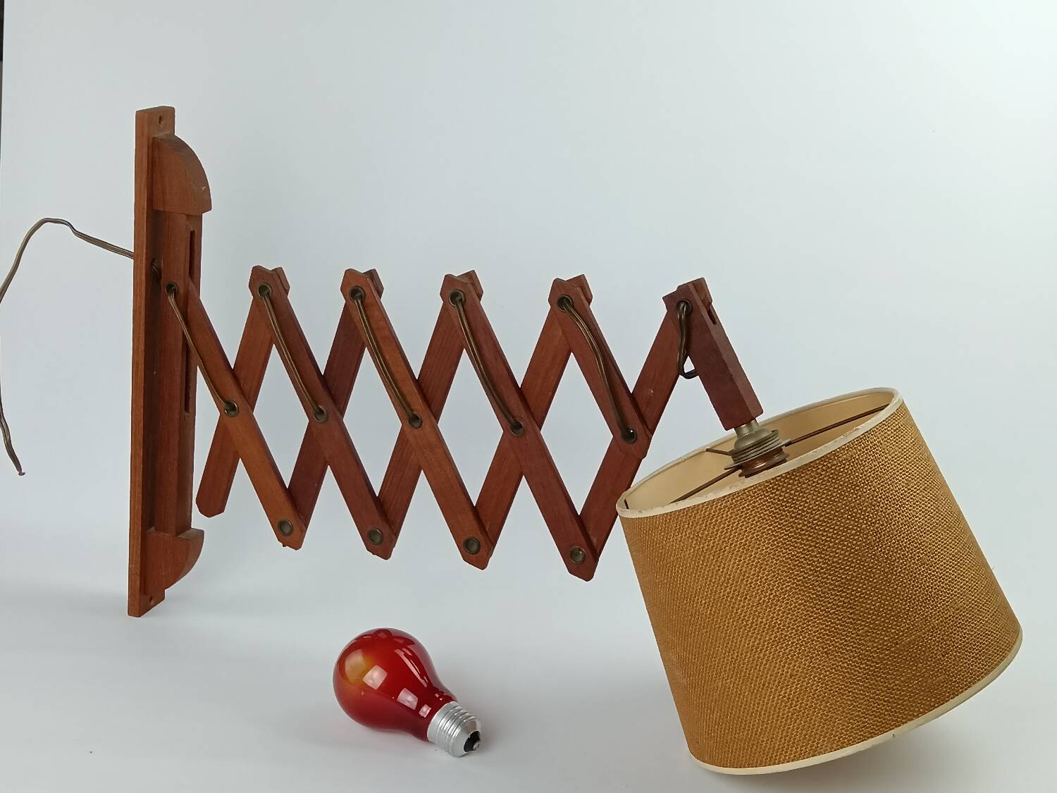 Scandinavian accordion wall lamp