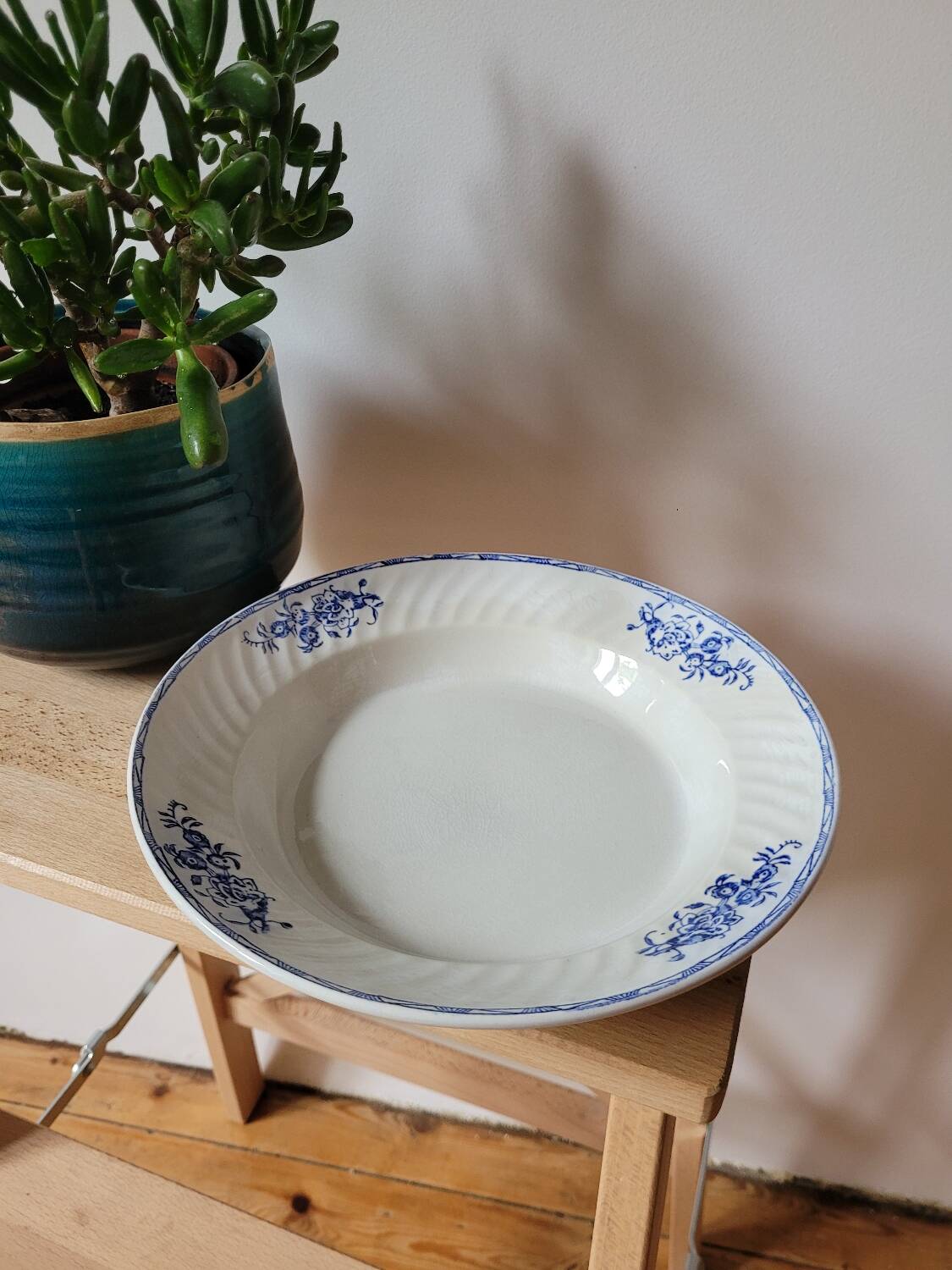 St Amand hollow dish model 9997