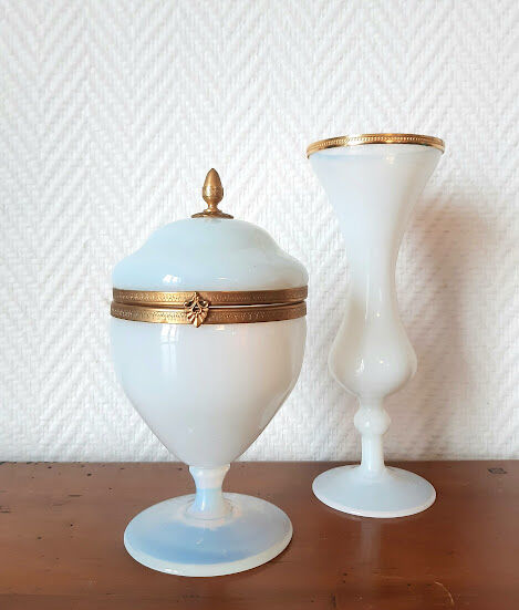 Bonbonnière and vase in opaline Charles X gilded metal