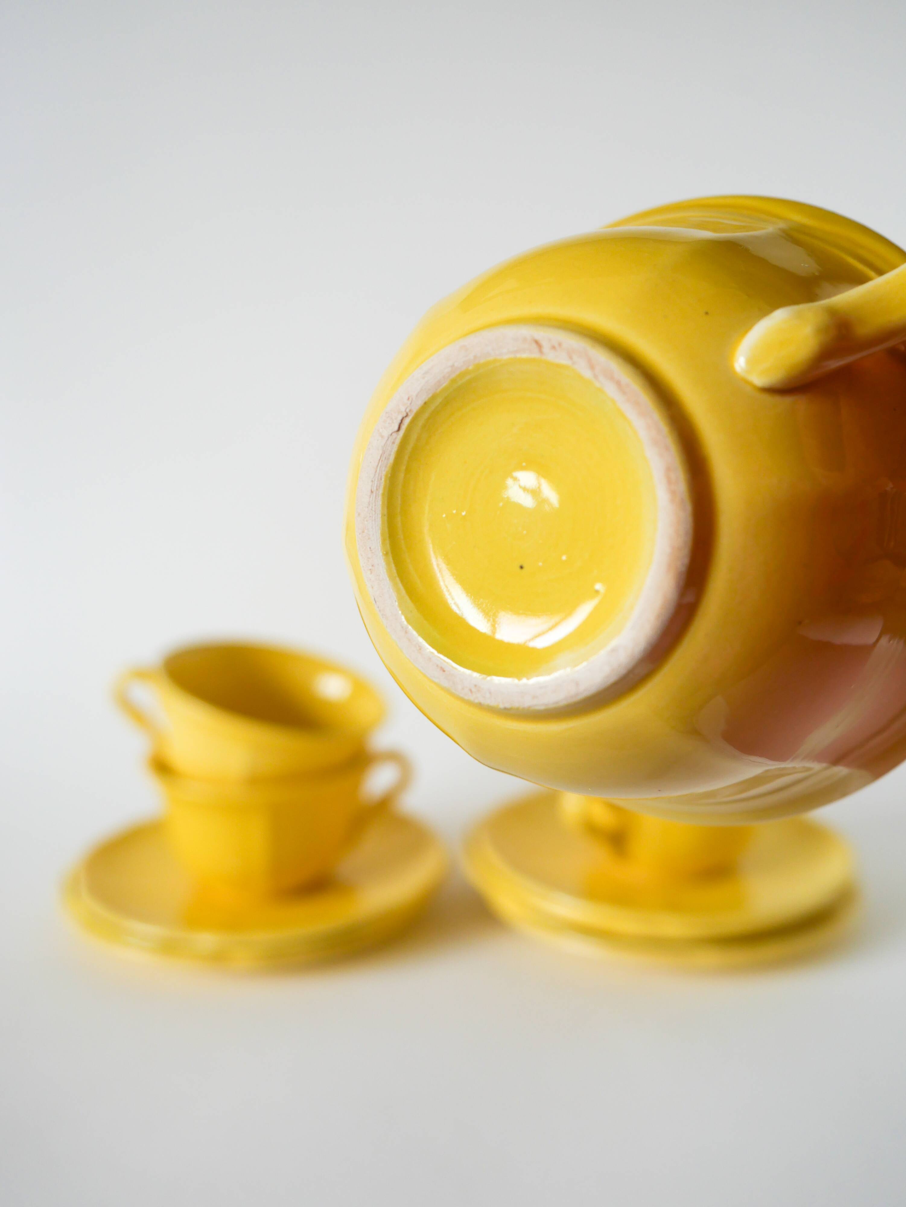 Set of 5 Badonviller lemon yellow cups and saucers, 1960