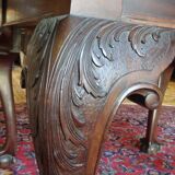 Nineteenth round table in carved mahogany with extension Ø 133 cm