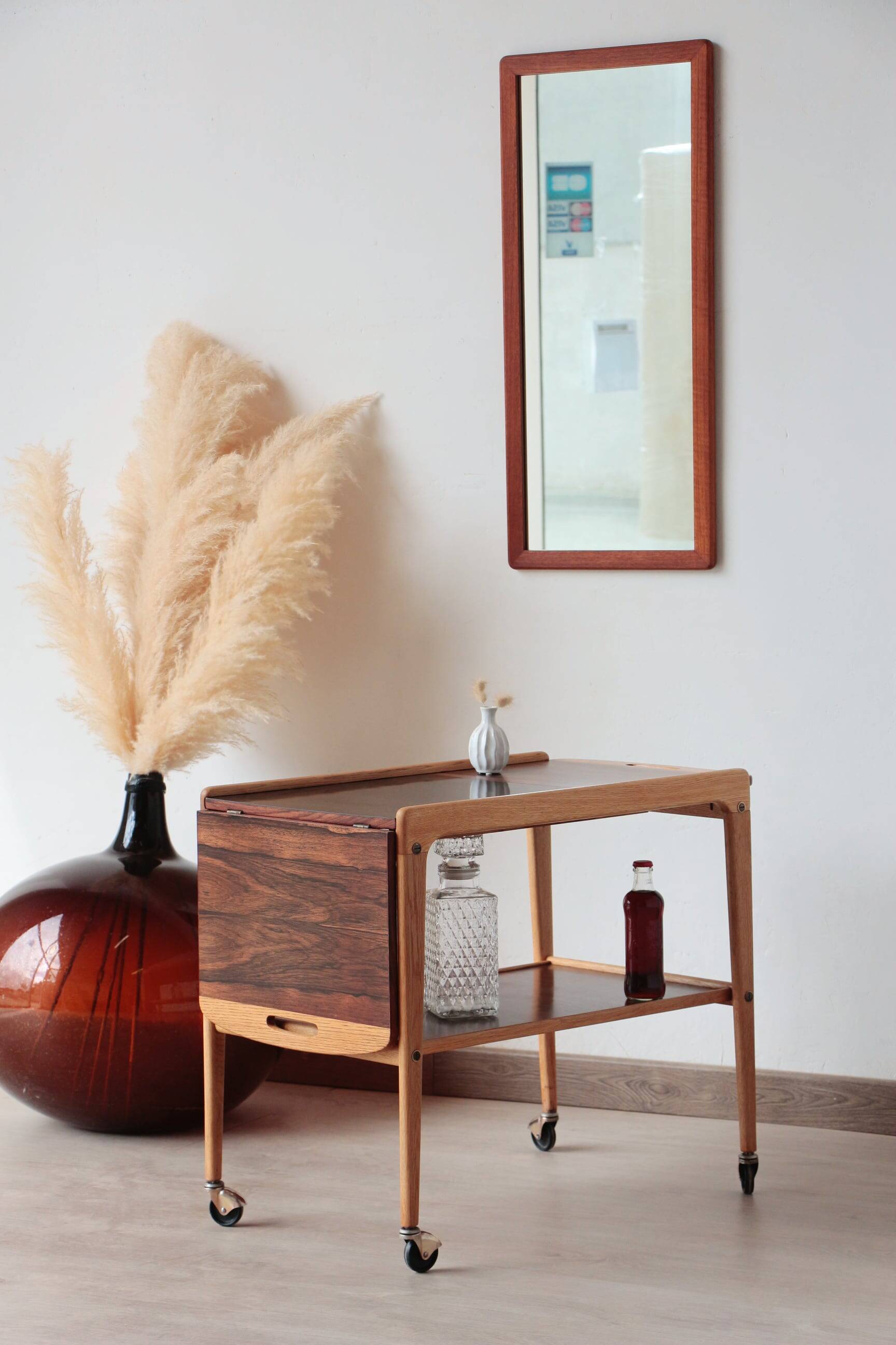 Scandinavian 'Thea' side table in rosewood and laminate, Yngve Ekström
