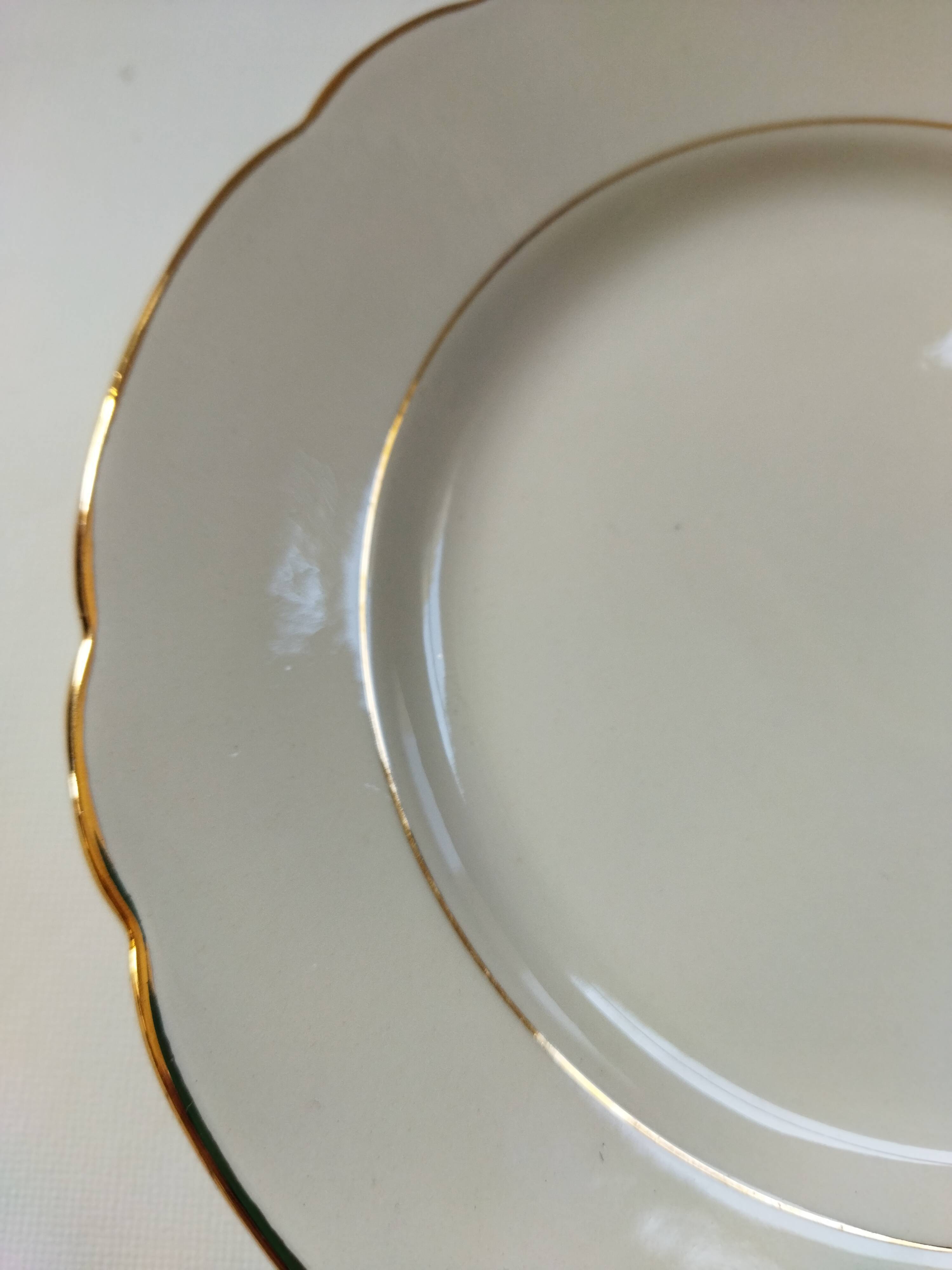 6 Villeroy & Boch Mettlach ivory and gold dessert plates
