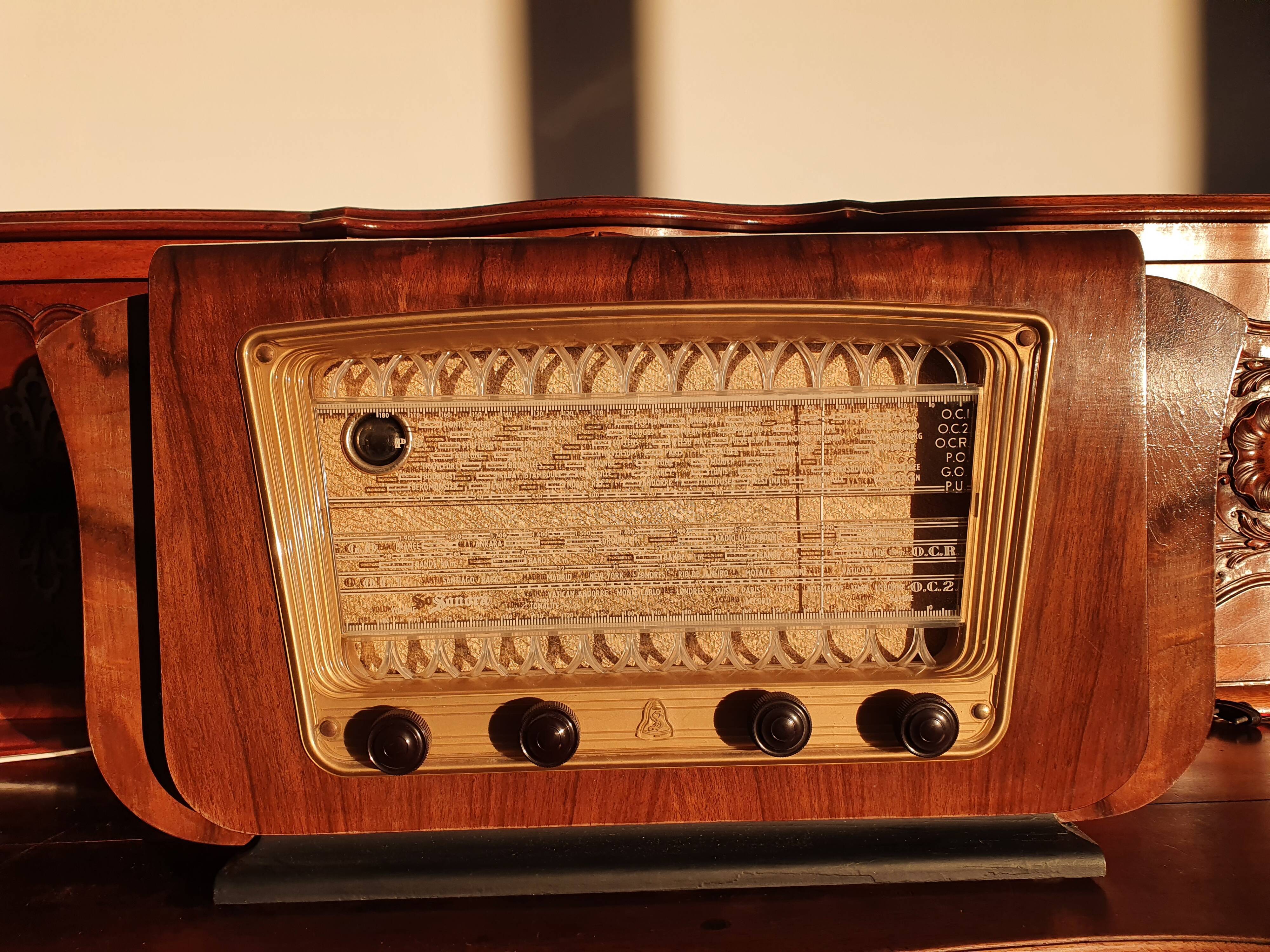 Vintage radio TSF Sonora Excellence 415 year 1953