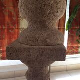 Stone column and lamp of the Gard