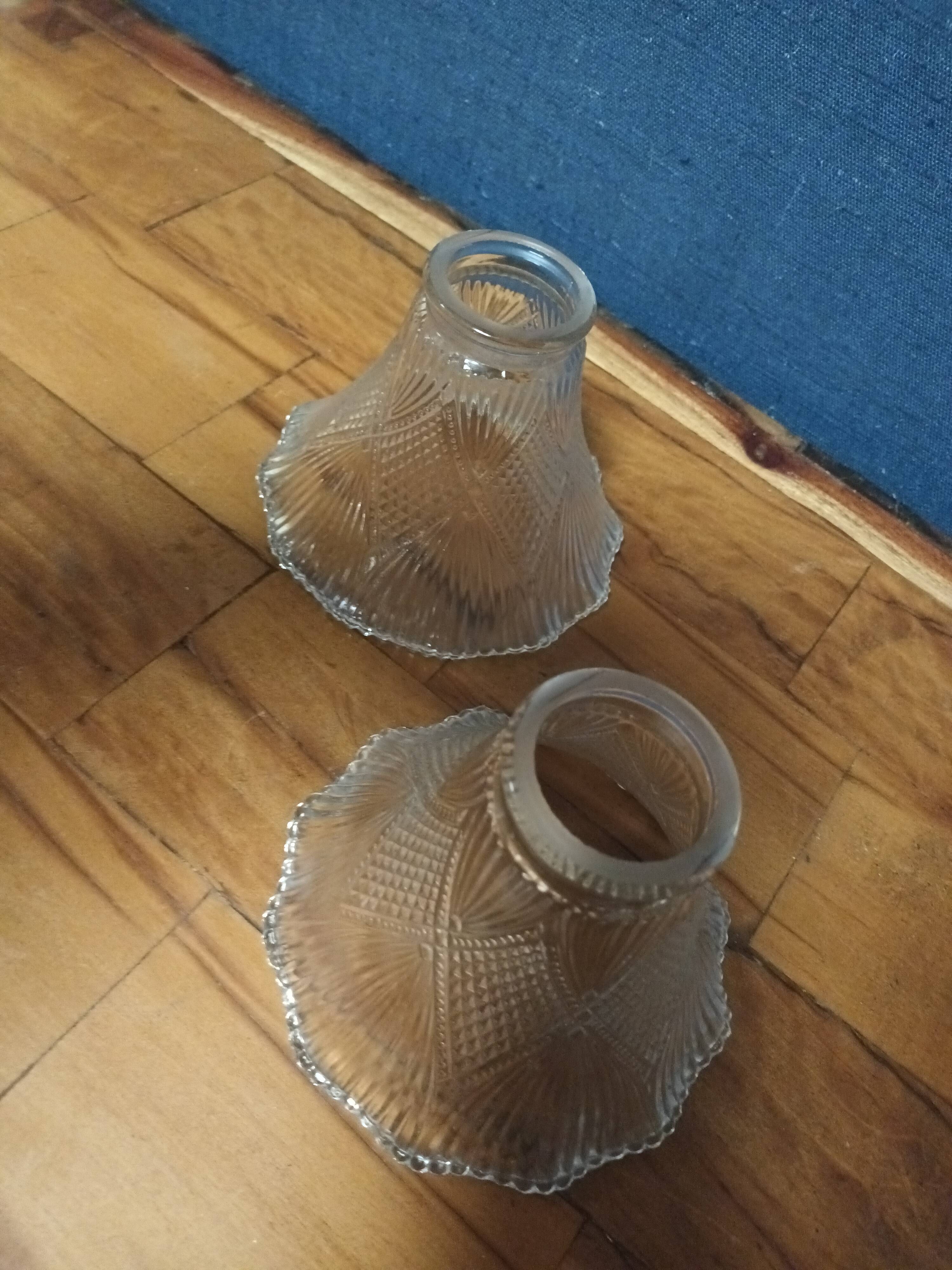 Tulip chiseled white glass