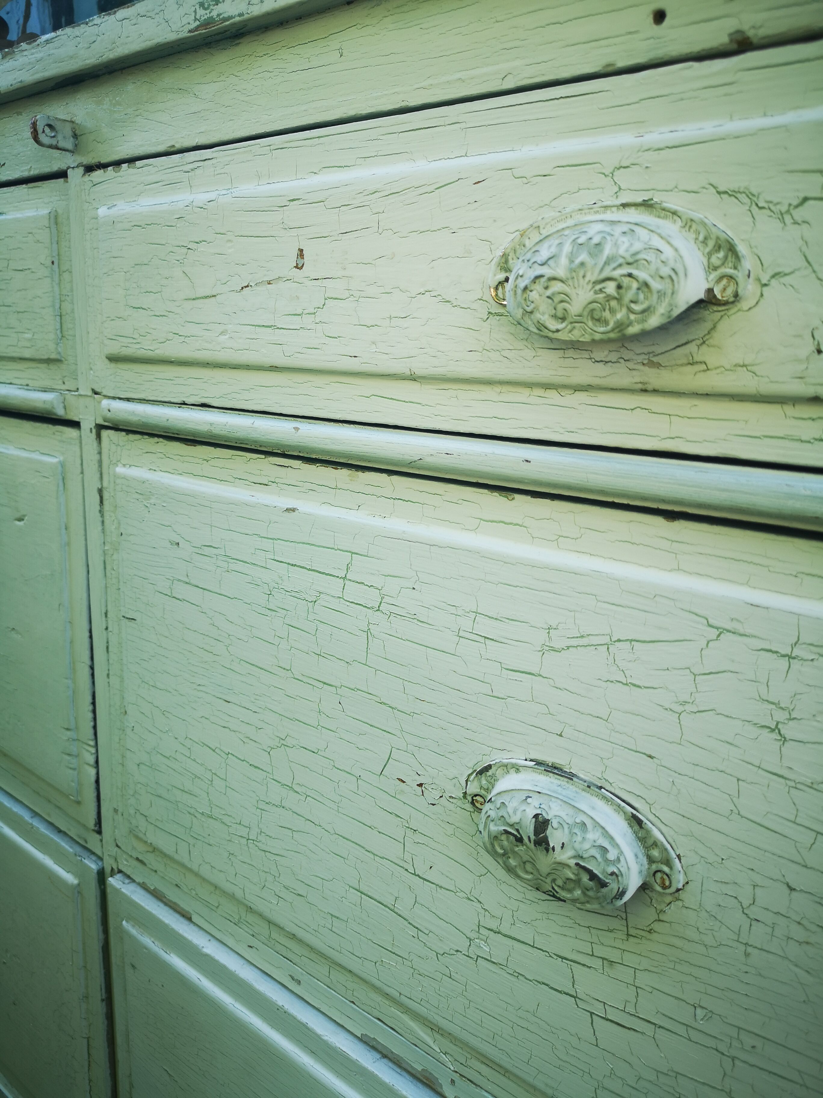 White craft furniture