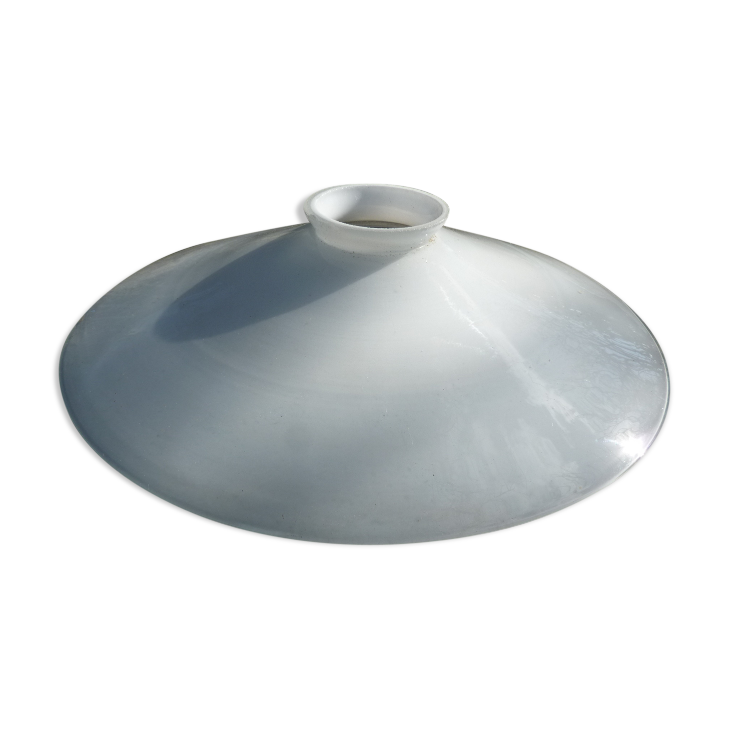 Abat-jour, white opaline at the beginning of the 20th century