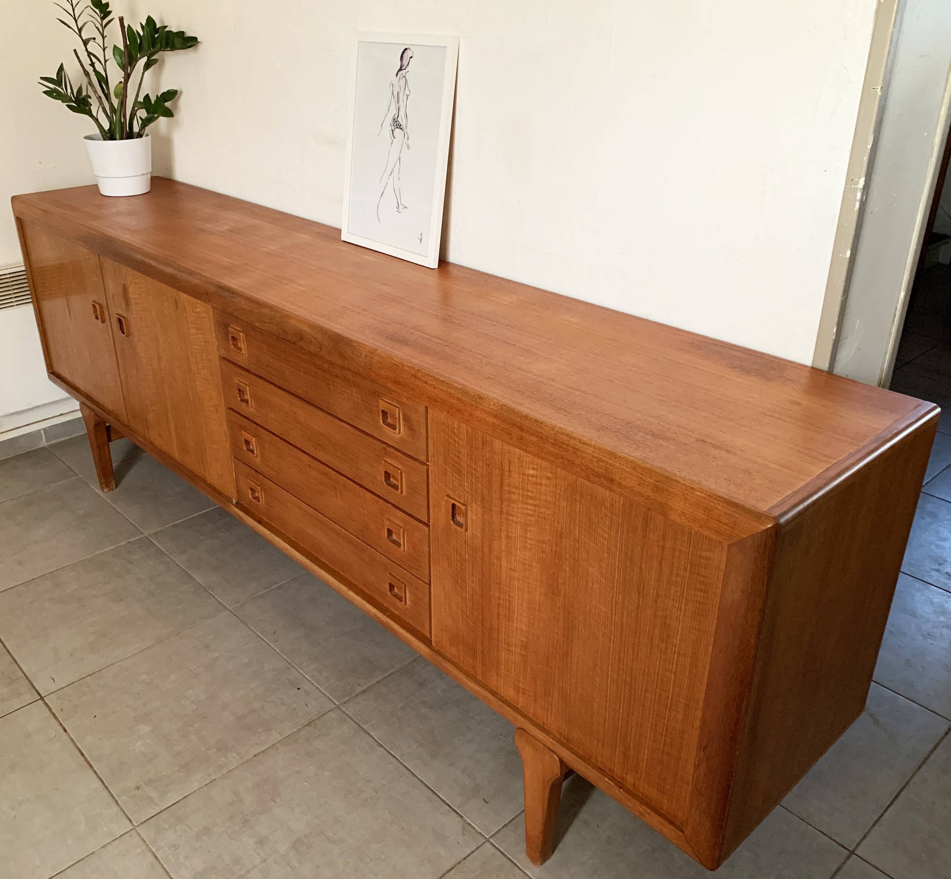 Large Danish vintage row in blond teak from the 60s
