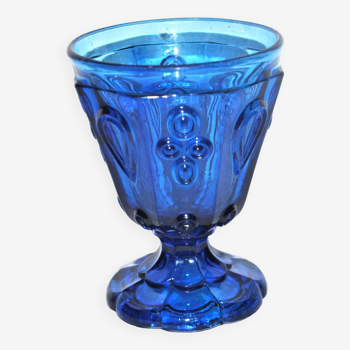 Old glass goblet in blue molded glass Portieux? Le Creuset? decor of drops