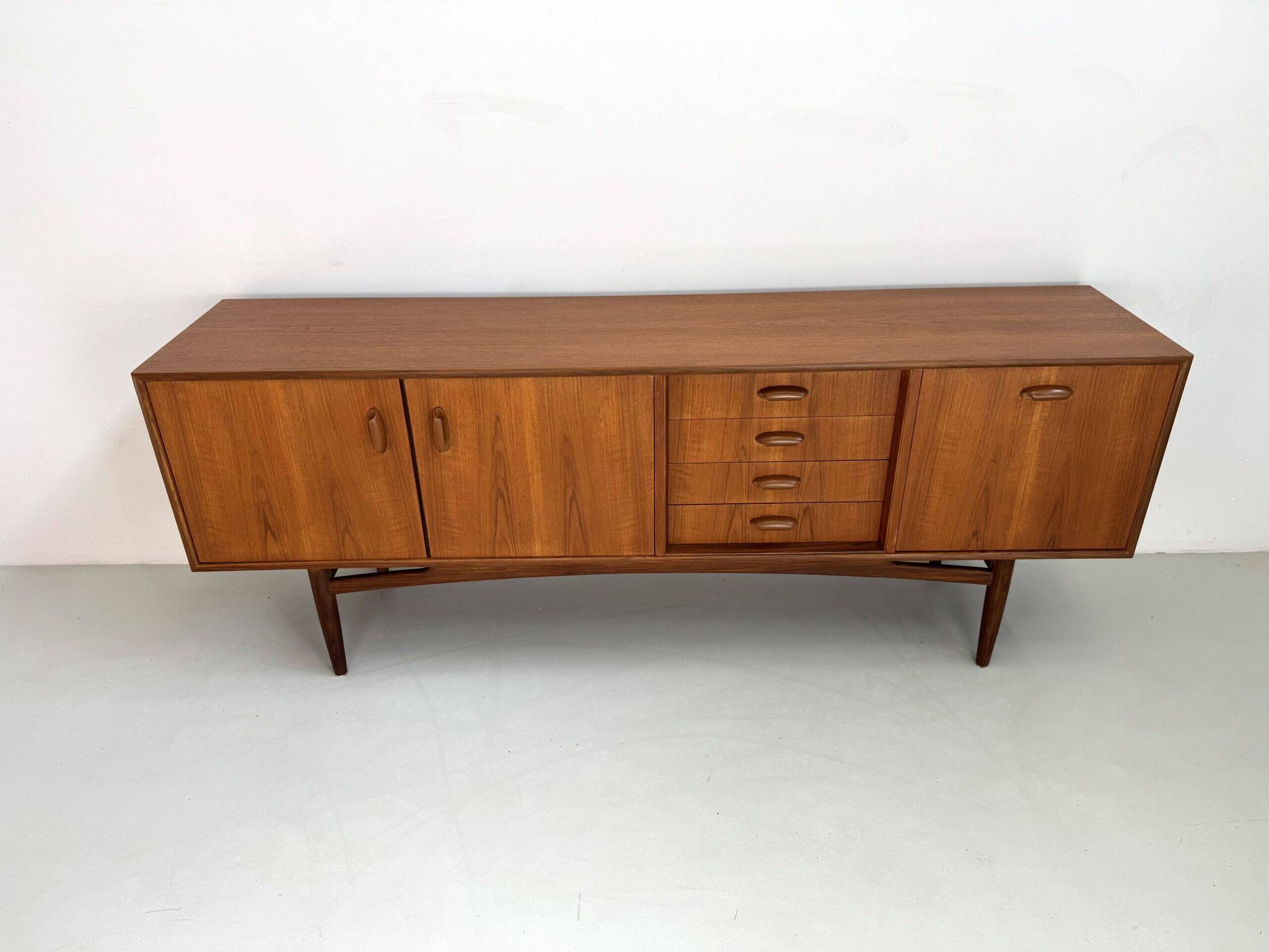 Buffet vintage G-Plan.