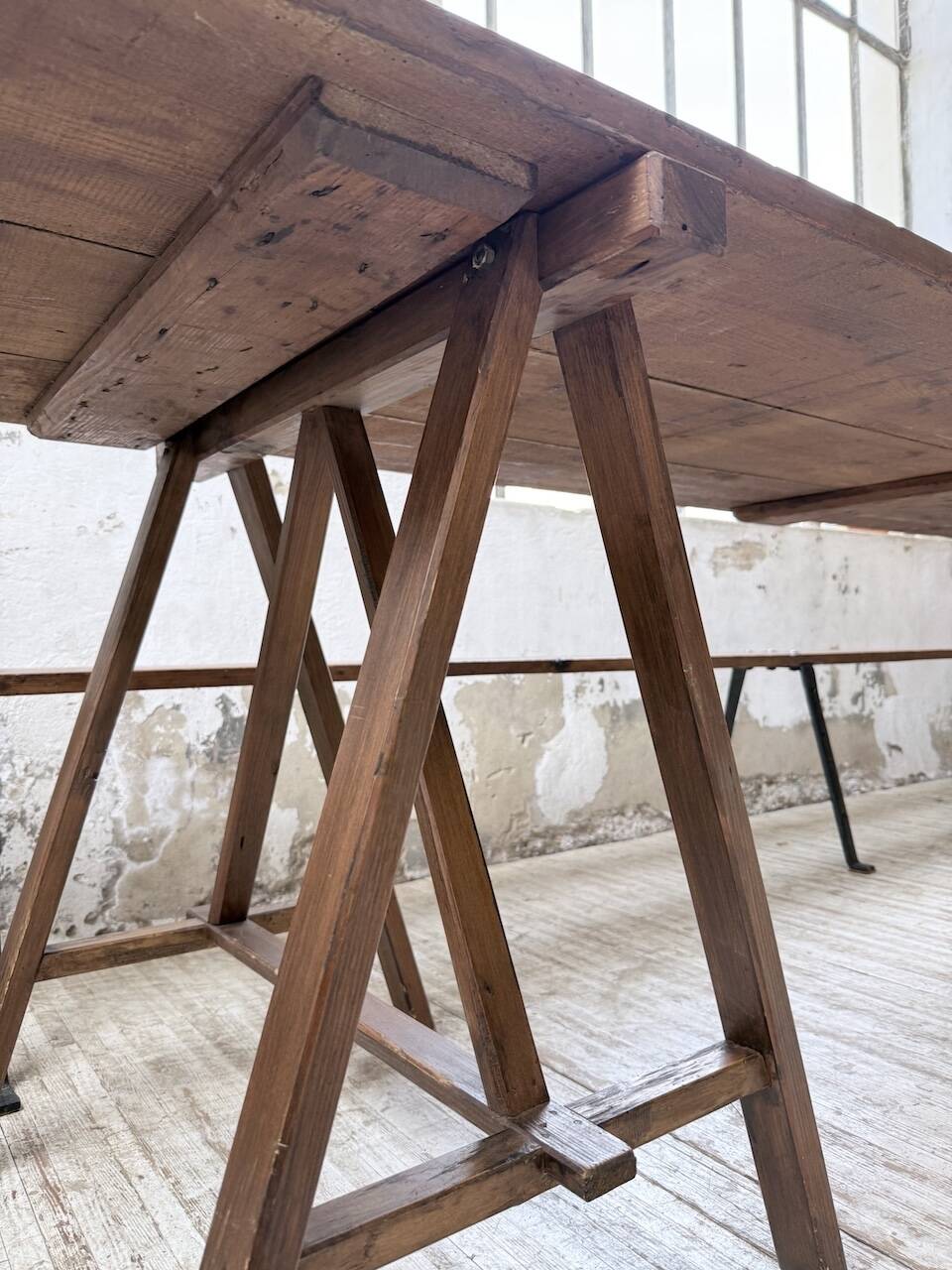 XXL trestle farm table 4m and its benches