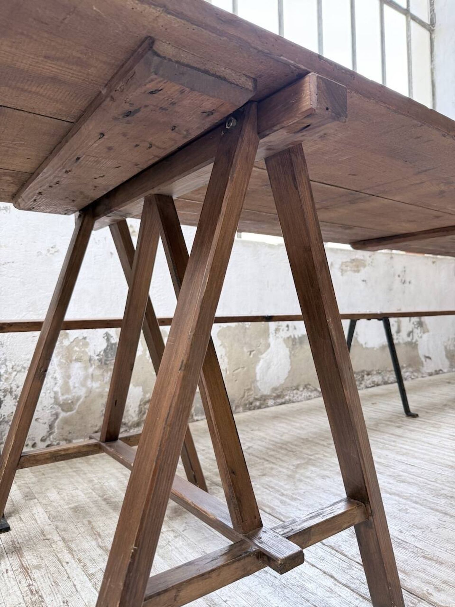 XXL trestle farm table 4m and its benches