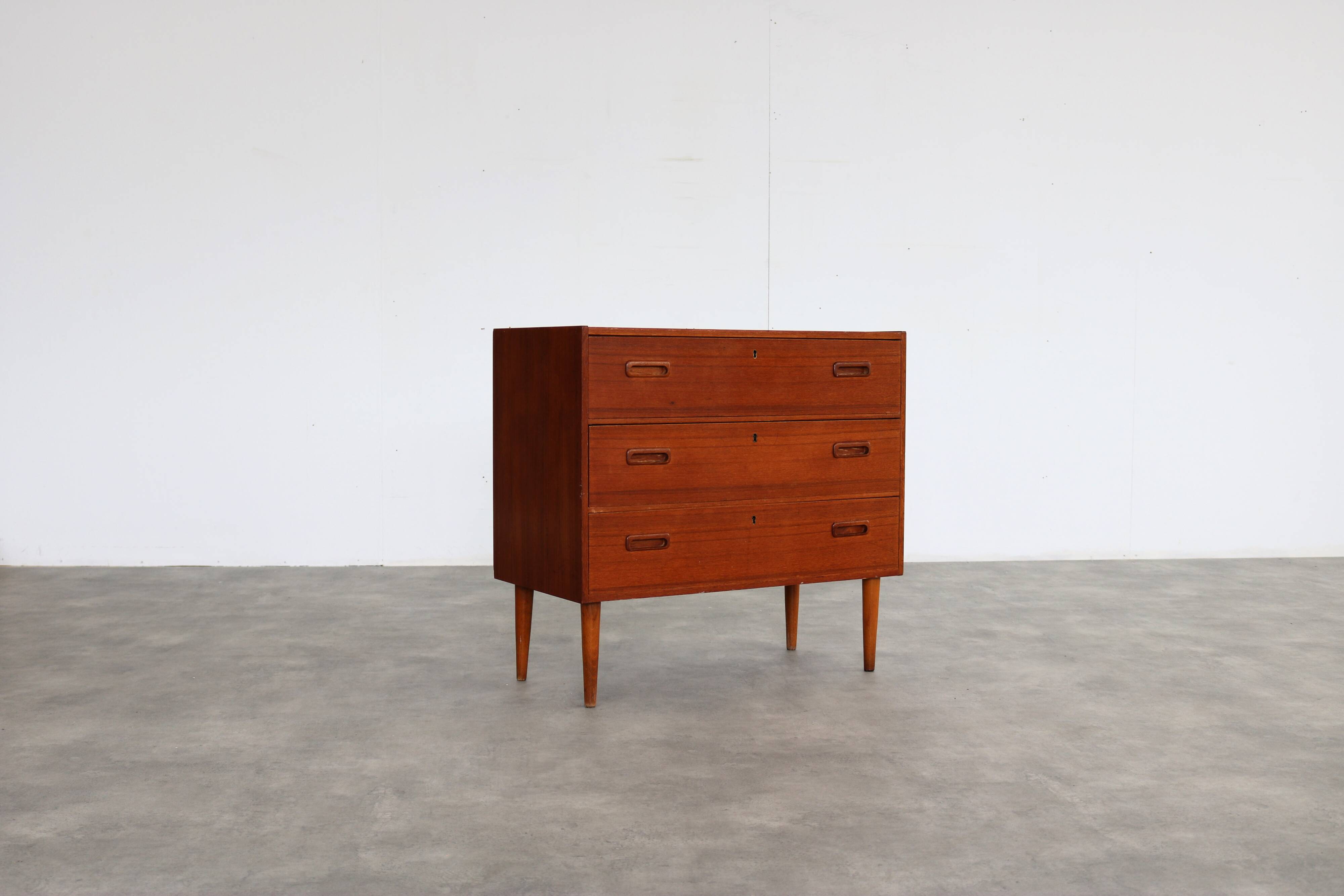 commode vintage en teck