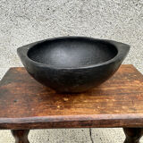 Ancient bowl, ethnic pottery in Colombian La Chamba ceramic.