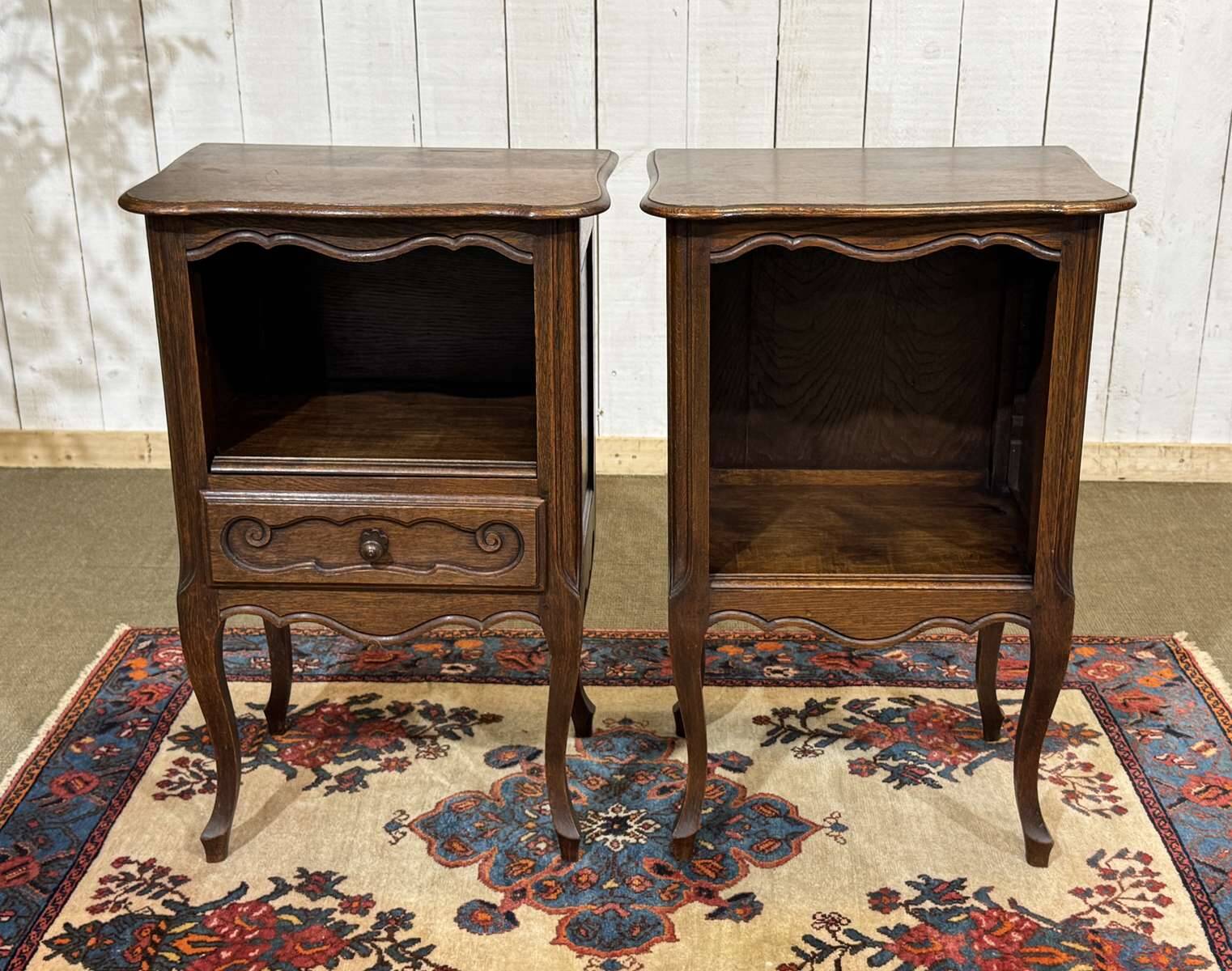 Pair of oak bedside tables in Louis XV style from the 1950s.