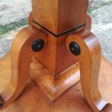 Oval pedestal table