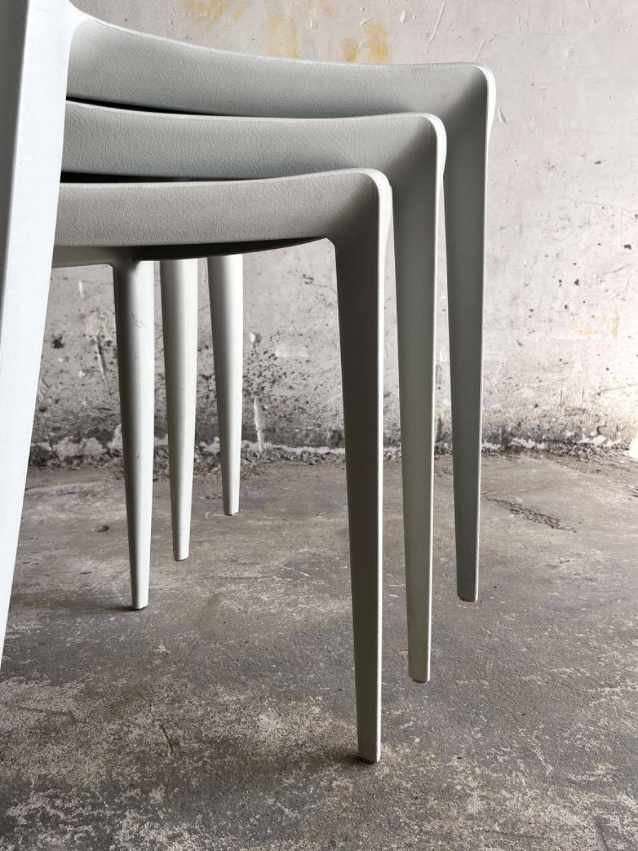 Ensemble de 6 chaises Bellini empilables en polypropylène gris clair, design italien de Mario Bellini