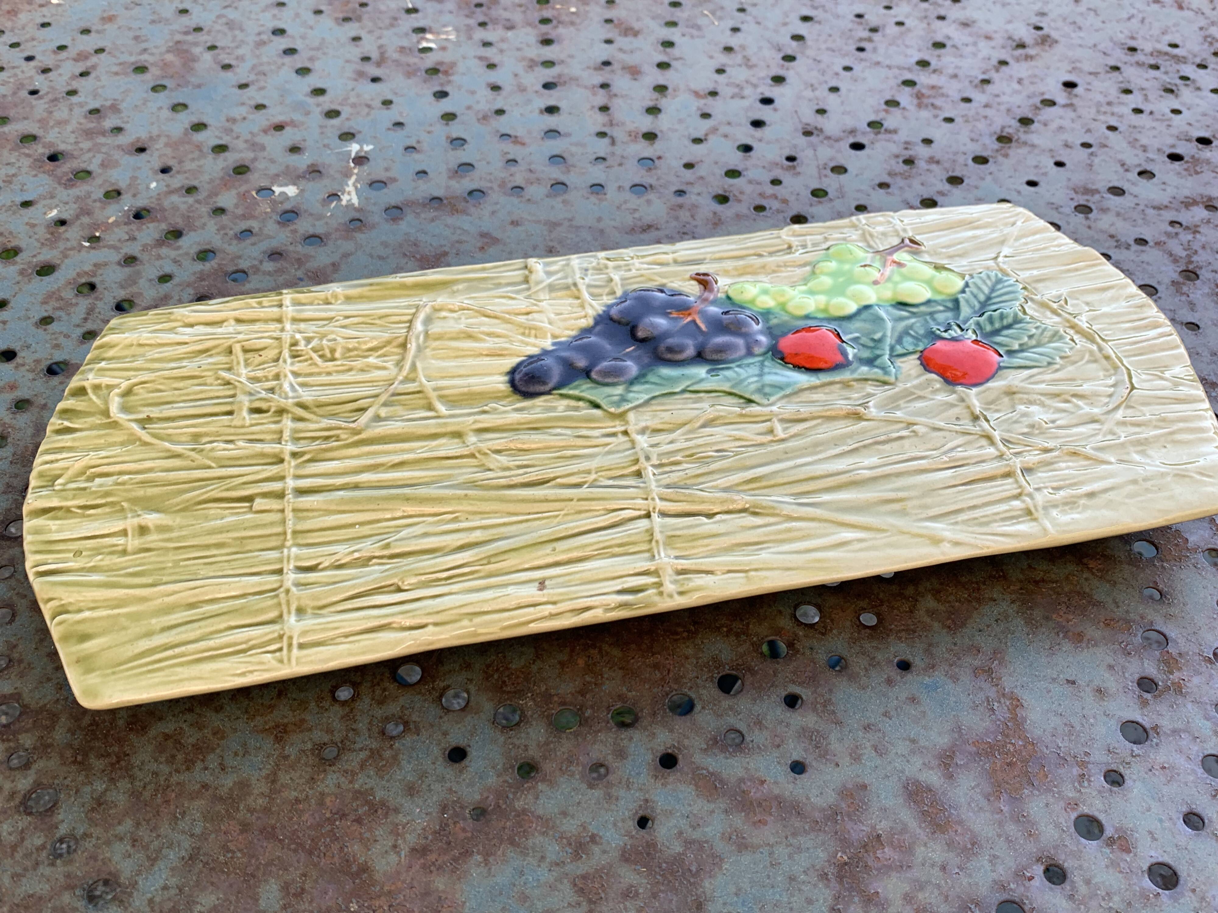 Rectangular cake dish in enameled ceramic, slip, fruit model, straw effect, vintage