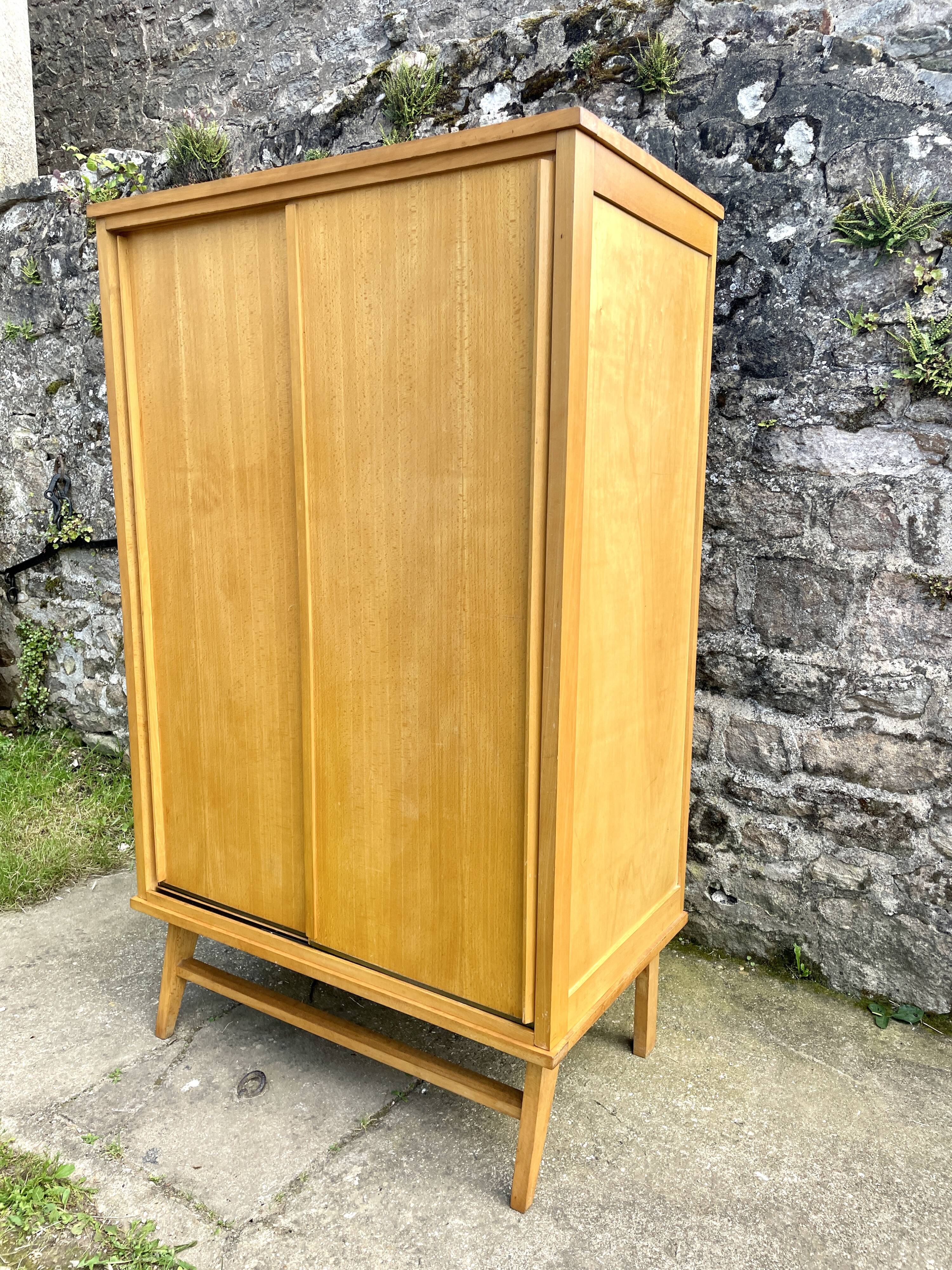 Wardrobe 1950 sliding doors