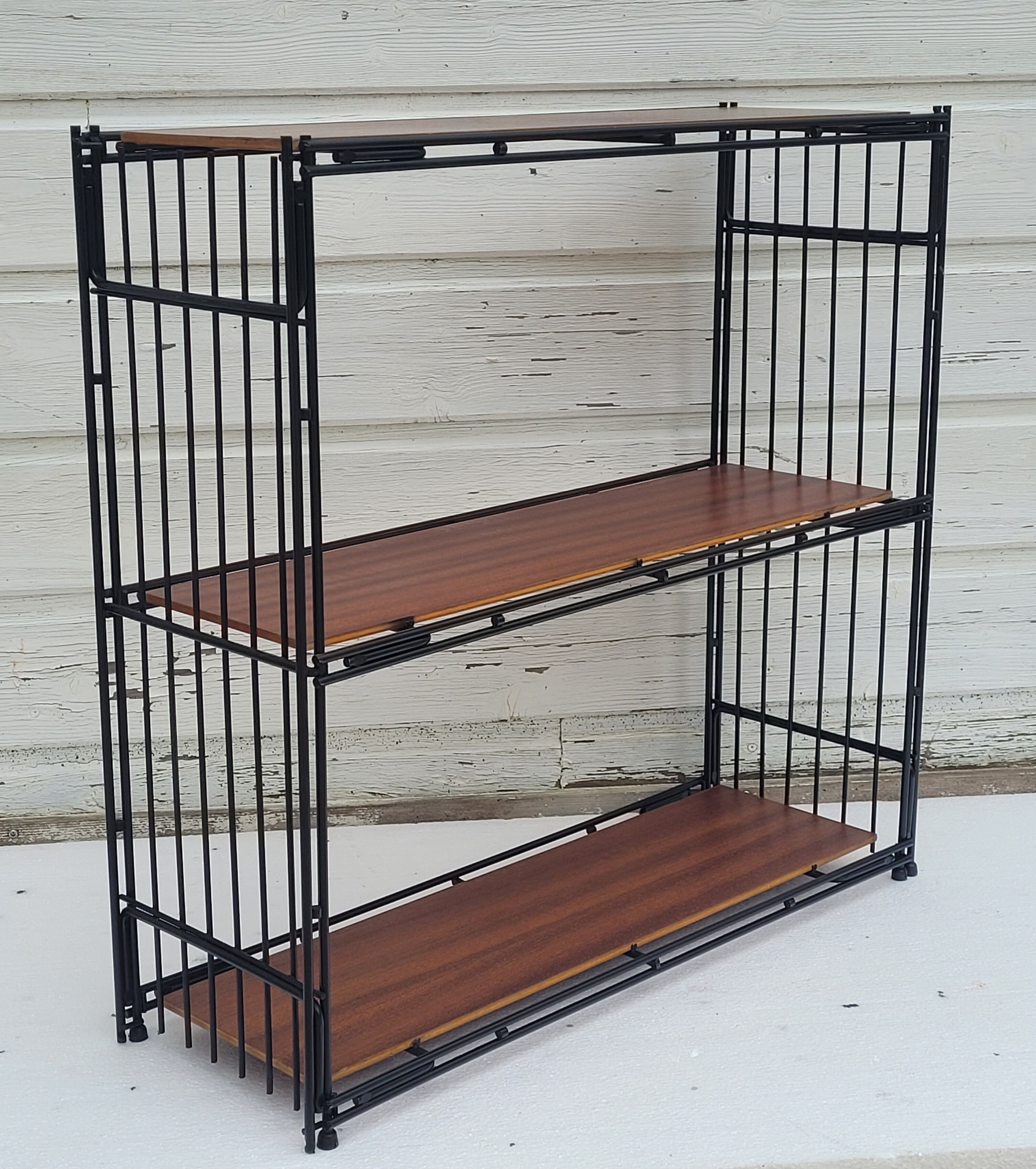 Vintage modular shelf with installation or wall Multistrux of Multimeuble lacquered steel, 1960