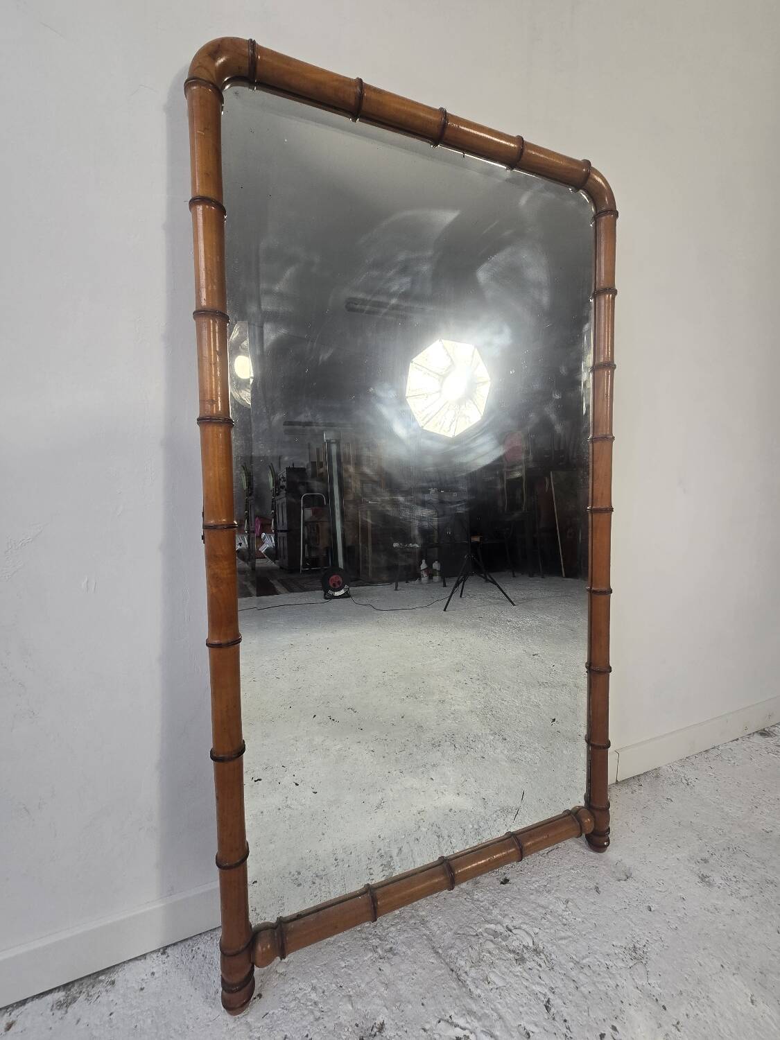 Grand miroir ancien biseauté à décor de bambou – fin XIXᵉ
