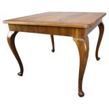 European Art Deco square coffee table from the 1930s in walnut veneer with a restored oiled finish