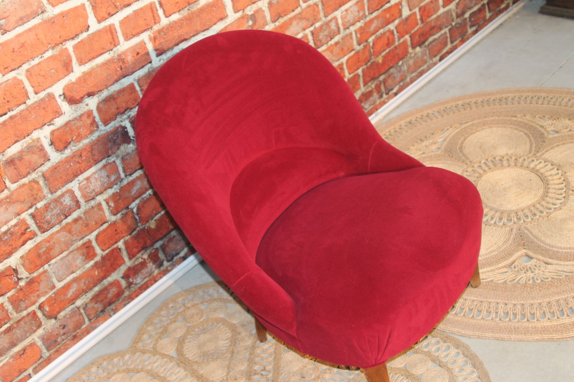 Red velvet toad armchair