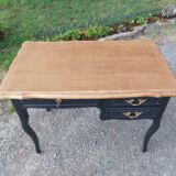 Black and wood desk