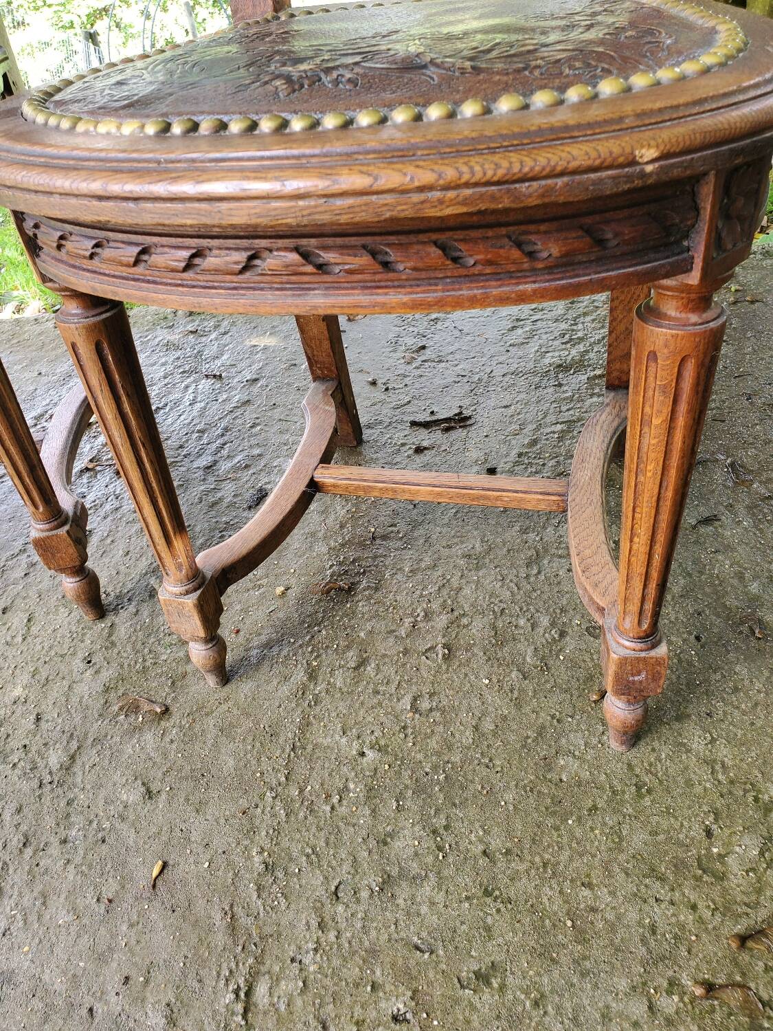 Paire de chaises en chêne et cuir
