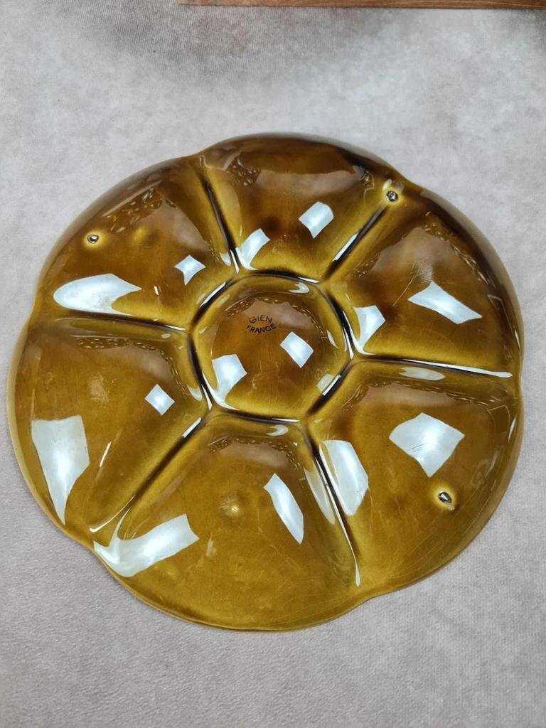 Set of 8 Gien oyster plates, magnificent vintage service.