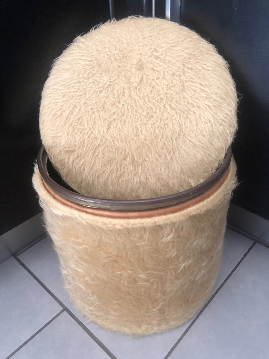 Pouf moumoute vintage