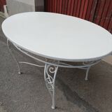 Oval garden table