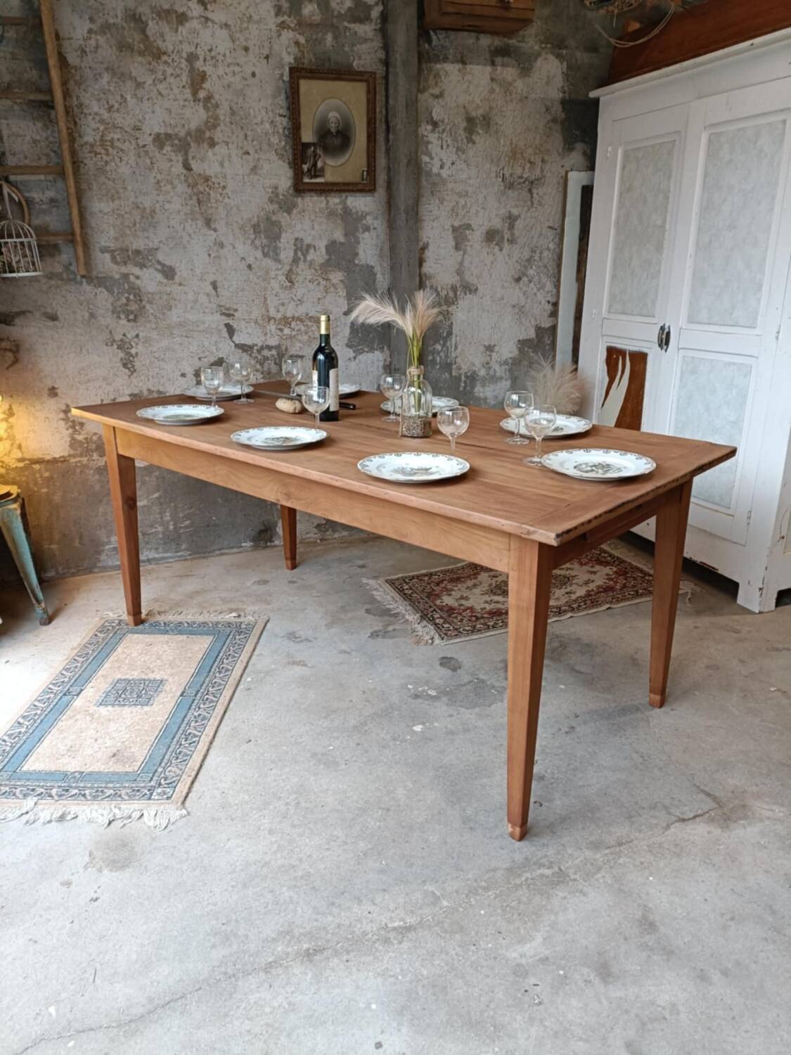 Farm table