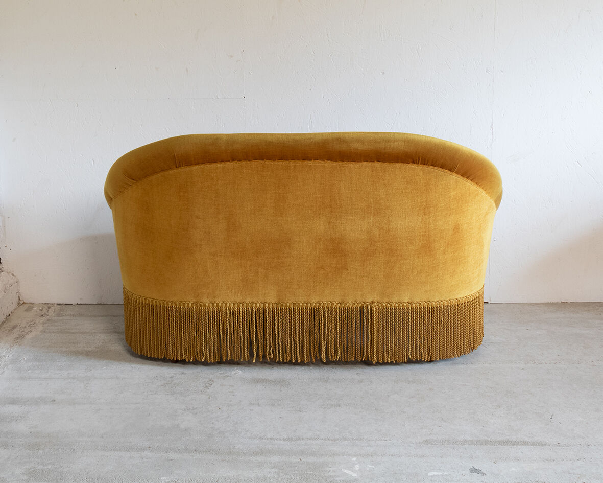 Gold toad bench
