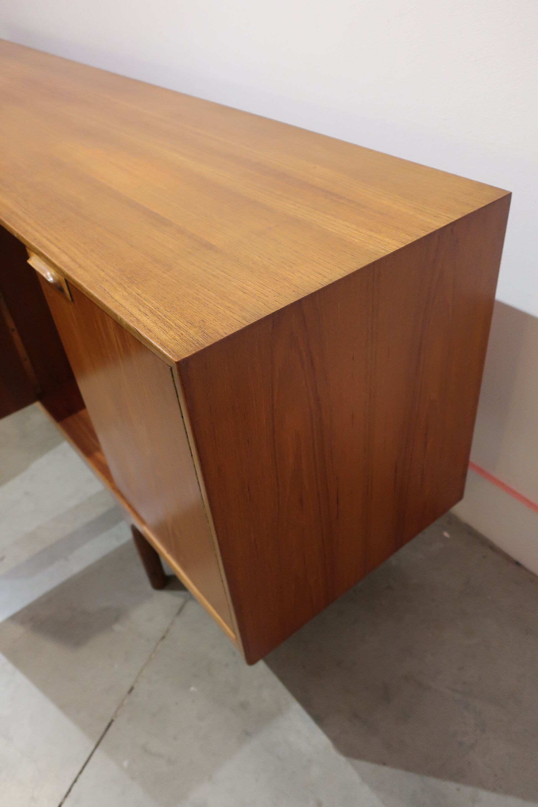 Sideboard Mcintosh teak of the 1960s
