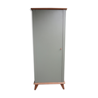 Wooden cloakroom