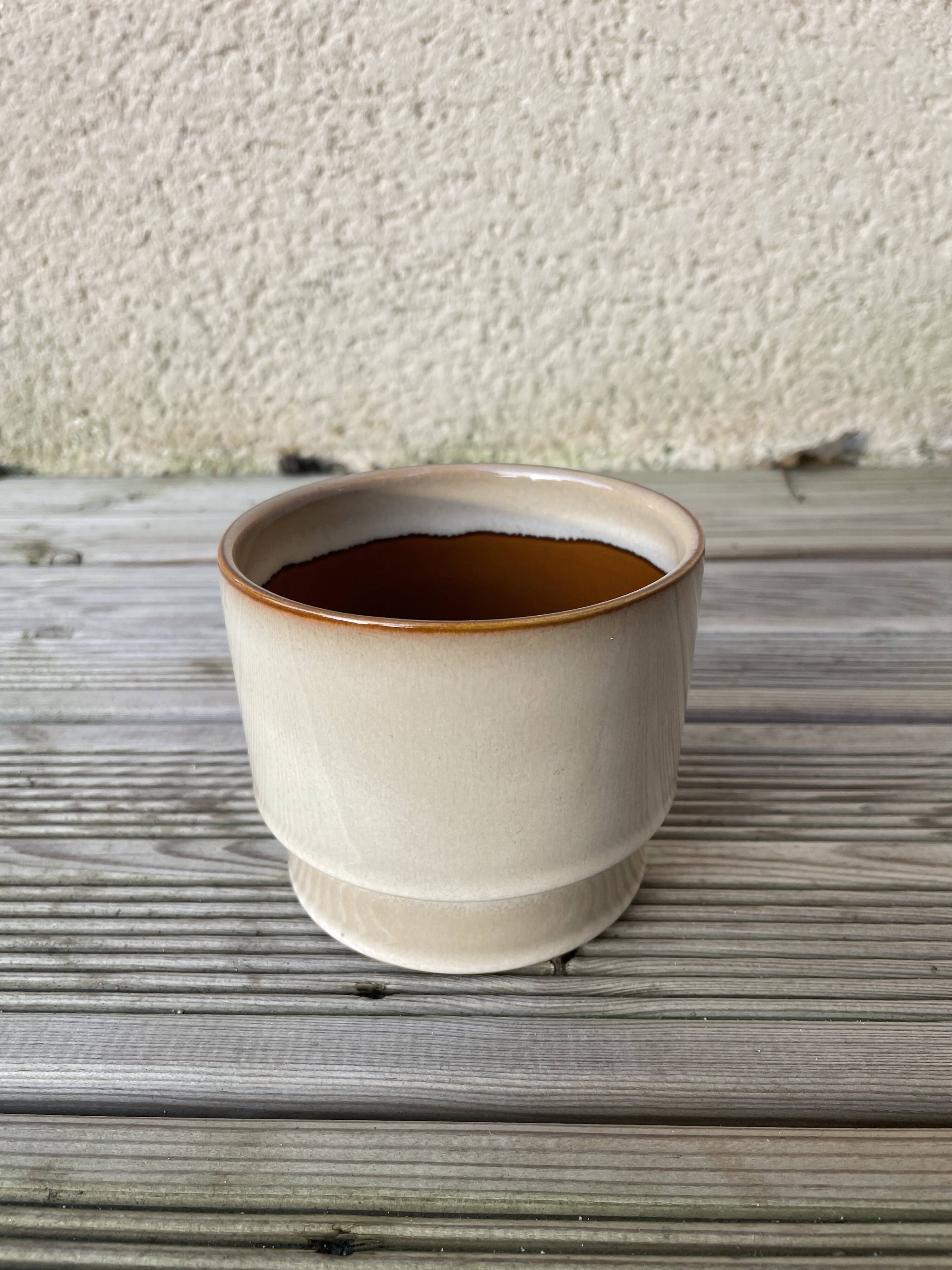 Set of 17 decorative items