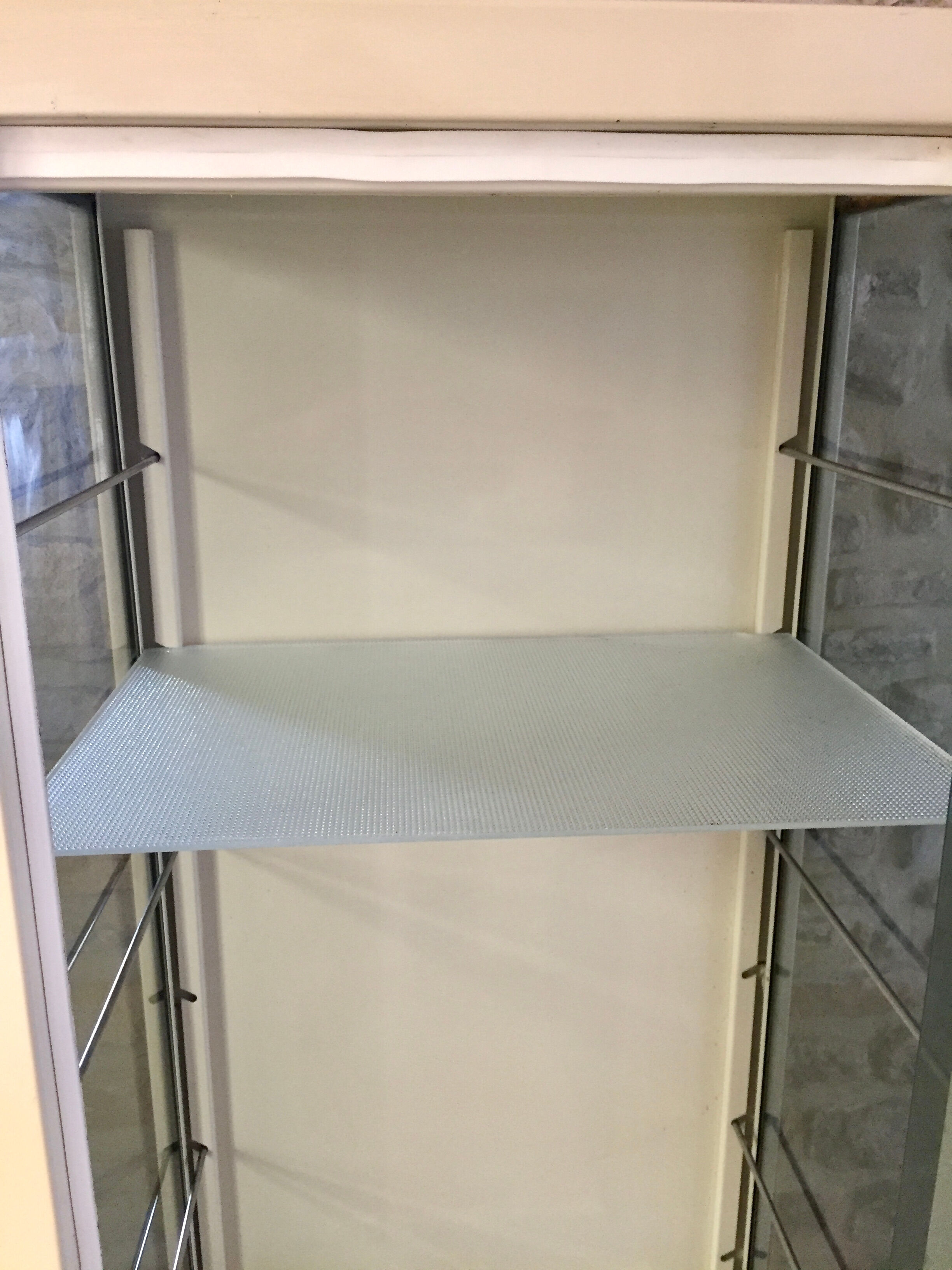 Armoire metallique vintage