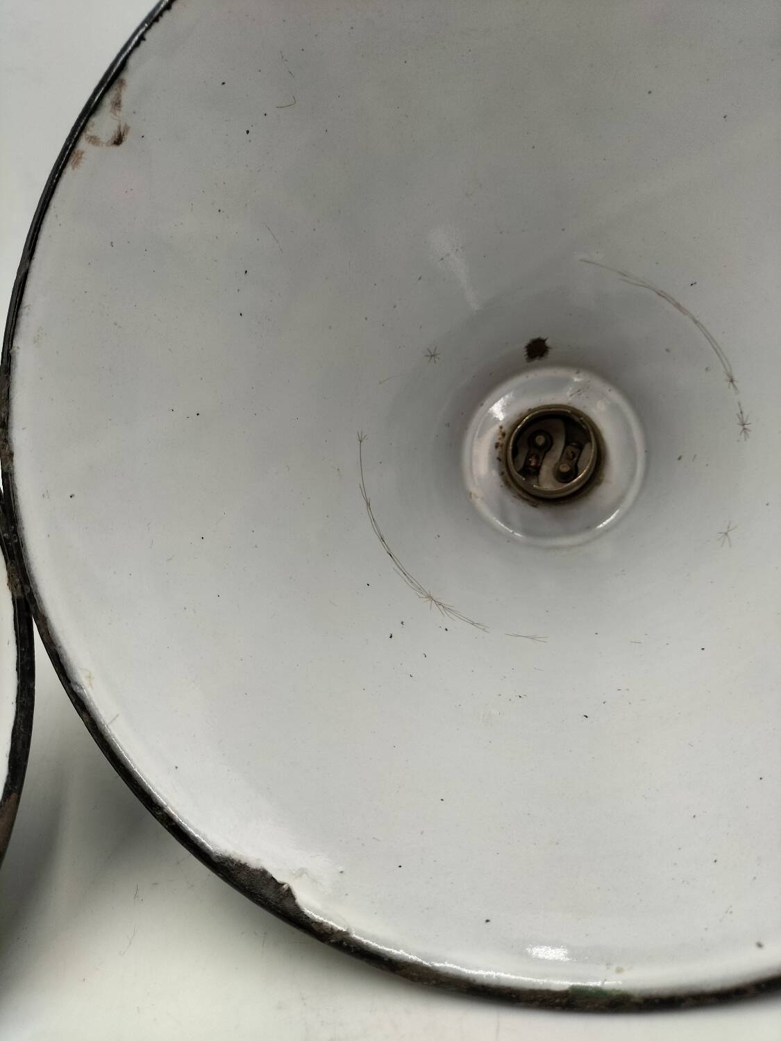 Enamelled cone suspensions