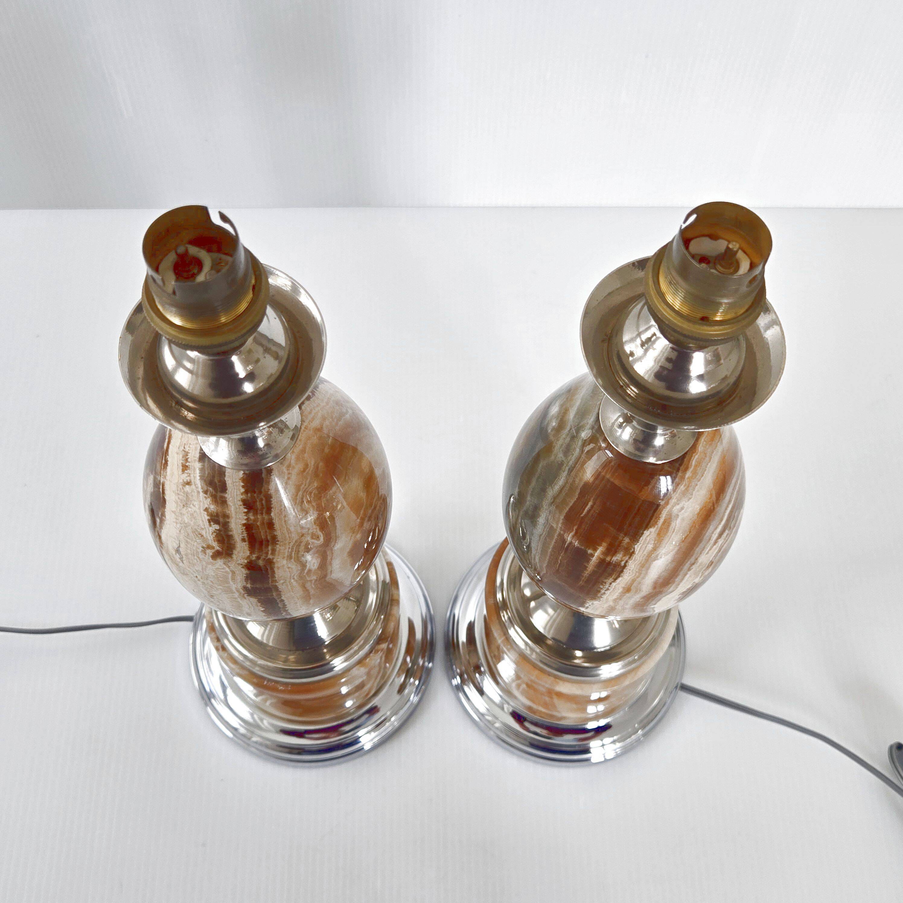 Paire de lampes oeuf vintage 1970
