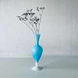 Vase ancien en opaline bleue