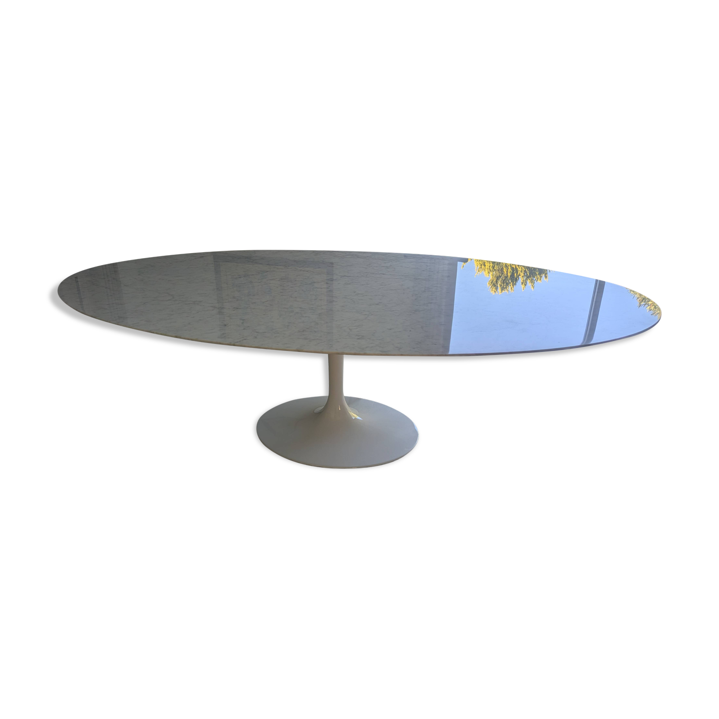 Tulip Oval XL Table Classic Design Italy inspired by Saarinen
