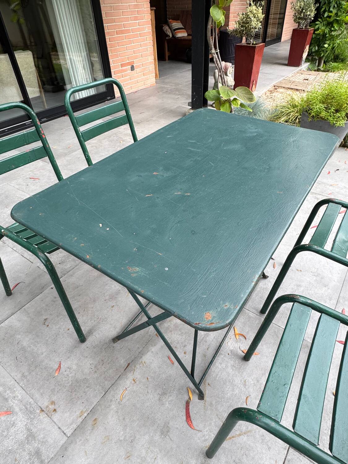 Metal garden furniture