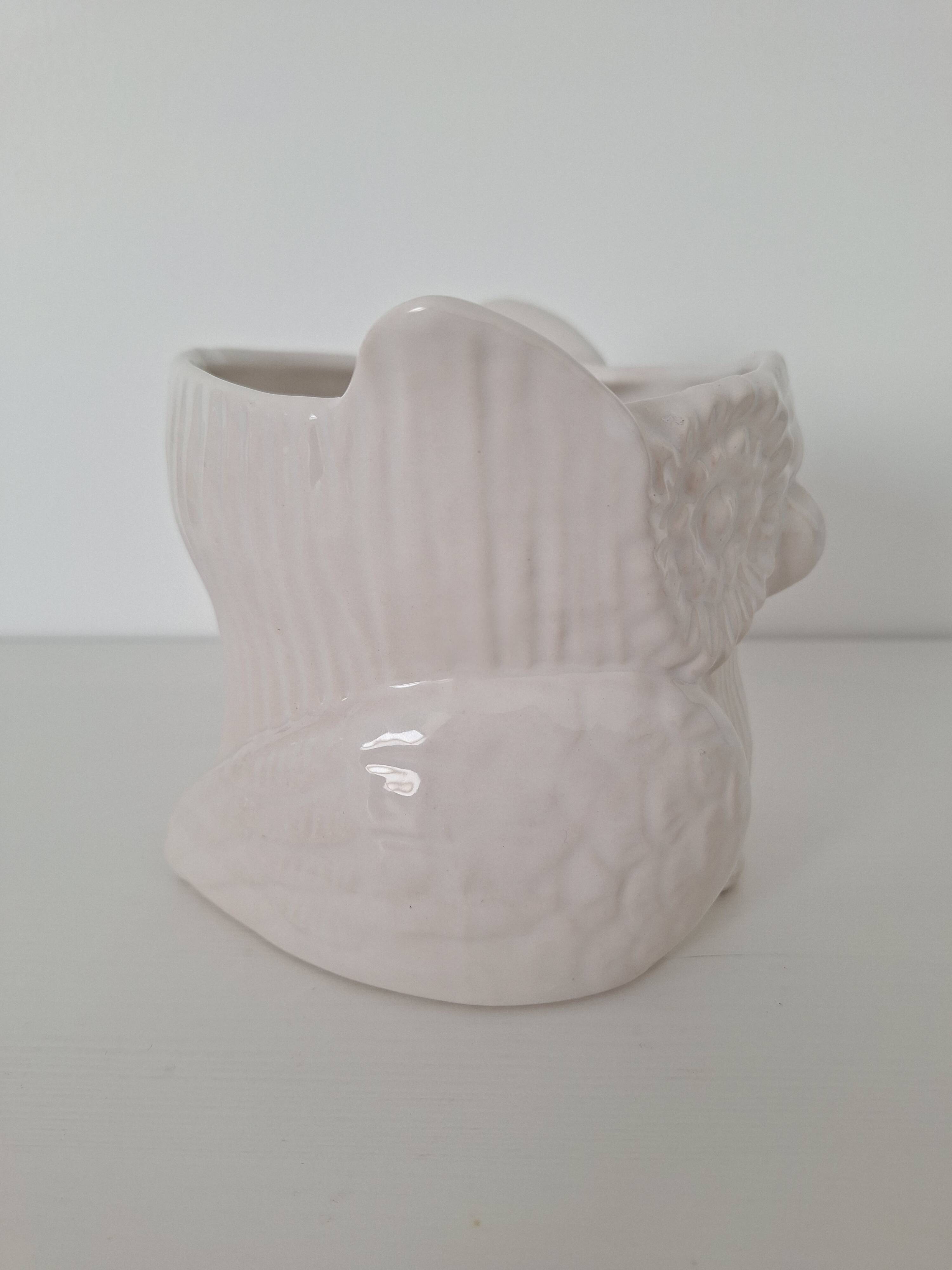 Vase / White owl planter