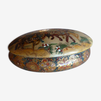 Japanese porcelain box