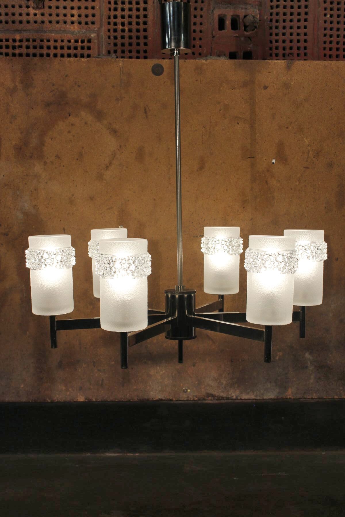 Space age chandelier with 6 lights in chrome and moulded glass by Hillebrand Lighting, 1960s.