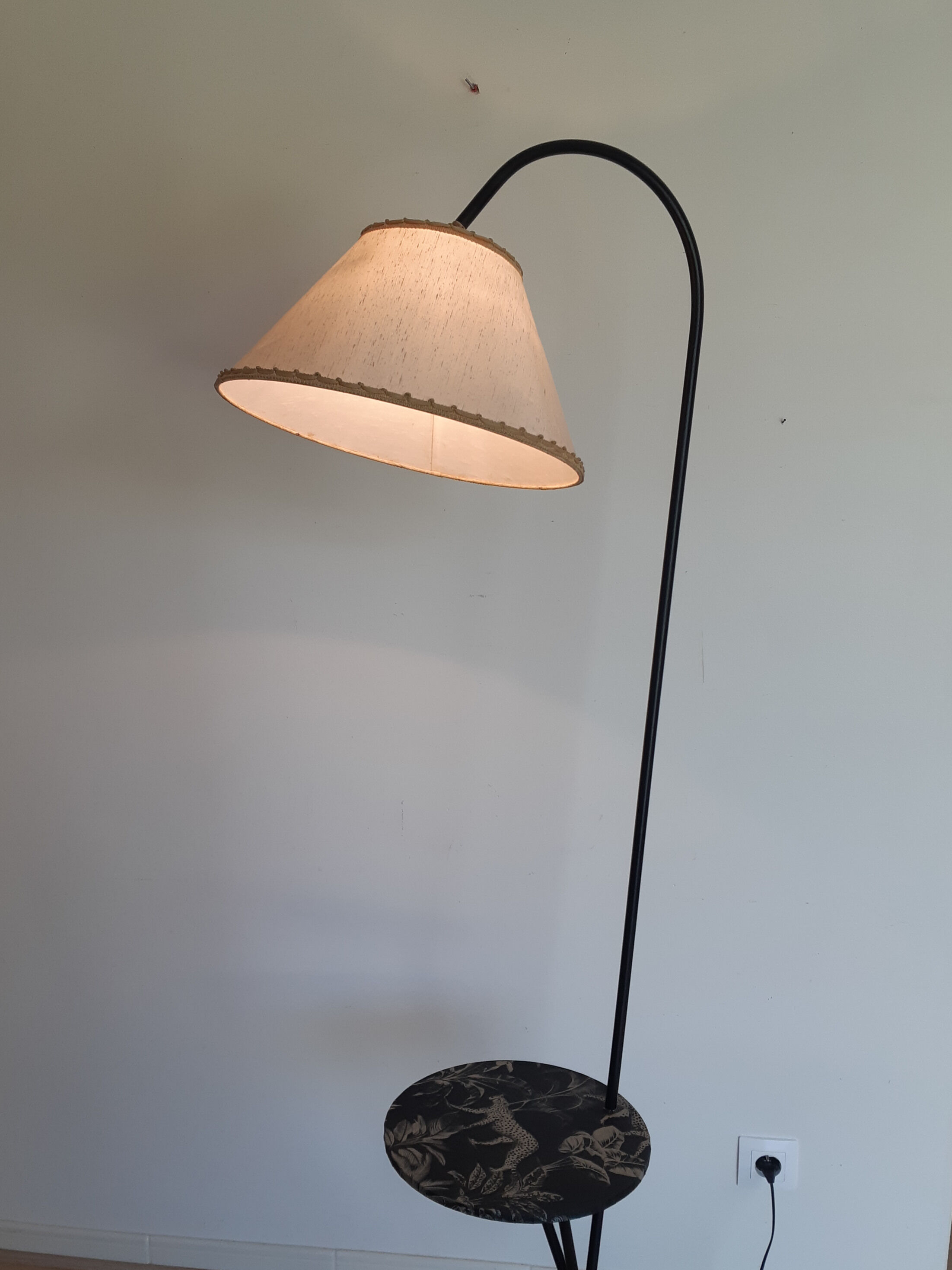 Tripod shelf lamp vintage 50s