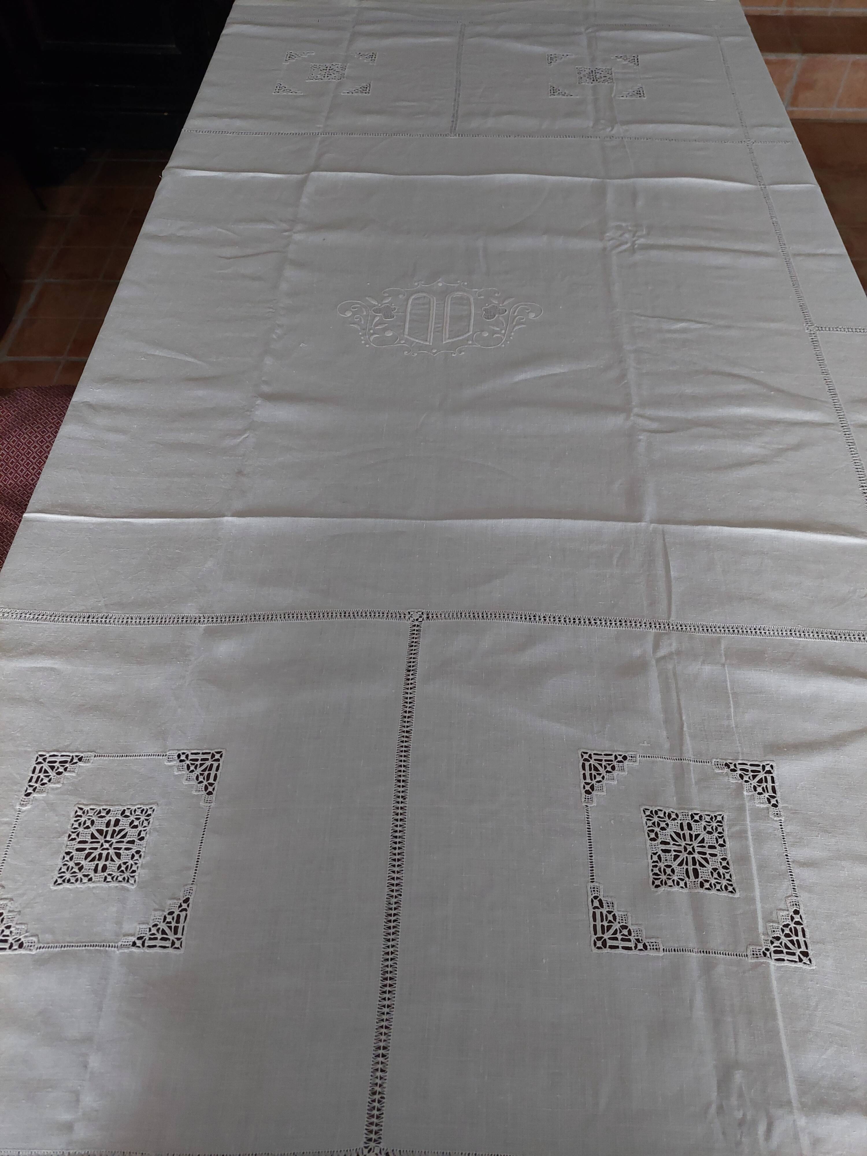 Nappe ancienne lin brodé 175 X 175 cm