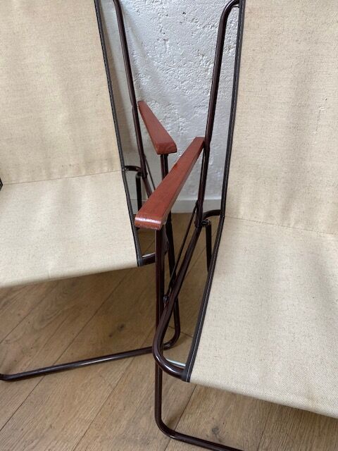 Set of 2 folding chairs